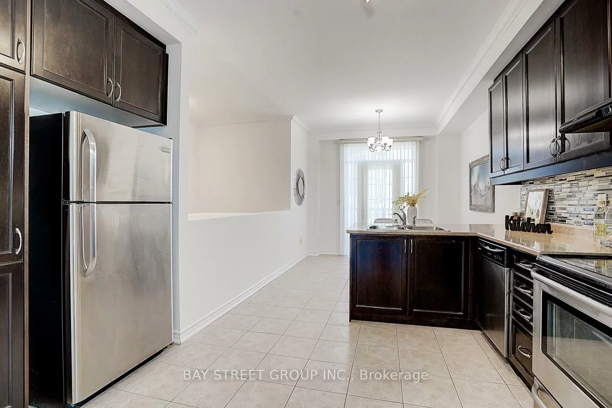 10981, Woodbine, Victoria Square, Markham