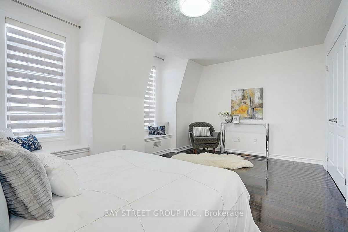 10981, Woodbine, Victoria Square, Markham