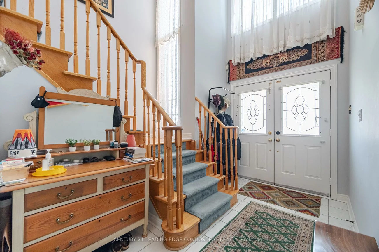 585, Highglen, Middlefield, Markham