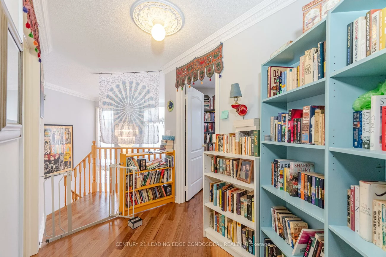 585, Highglen, Middlefield, Markham