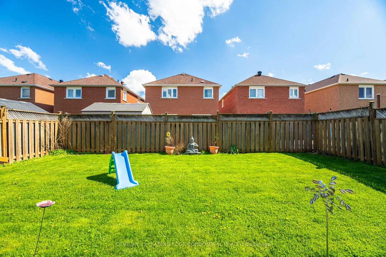 585, Highglen, Middlefield, Markham