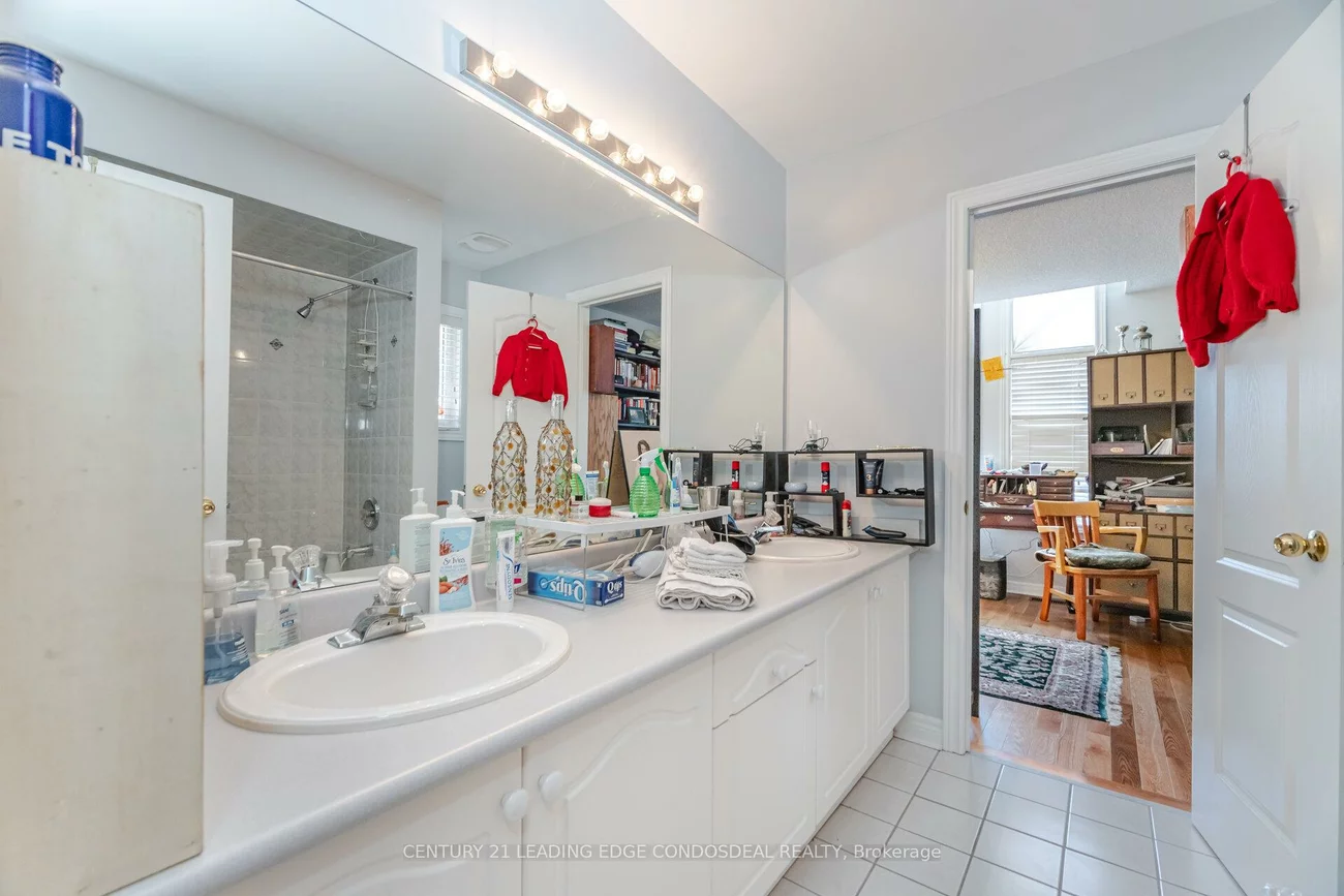 585, Highglen, Middlefield, Markham