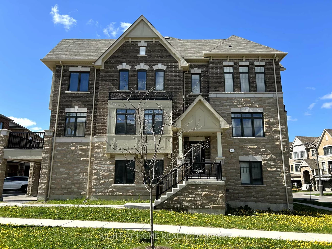 2, Isabella Peach, Victoria Square, Markham