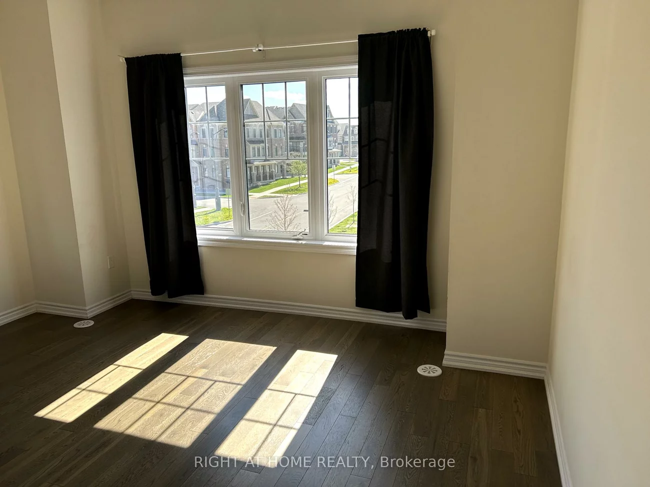 2, Isabella Peach, Victoria Square, Markham