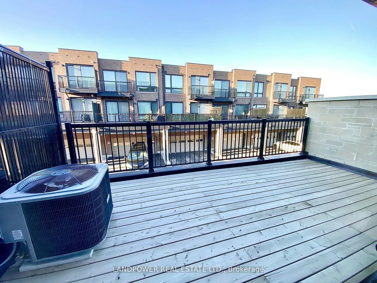 22, Rumney, Victoria Square, Markham