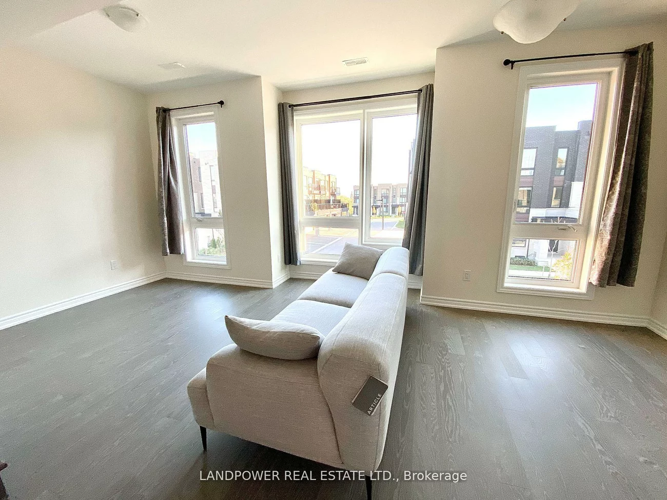 22, Rumney, Victoria Square, Markham