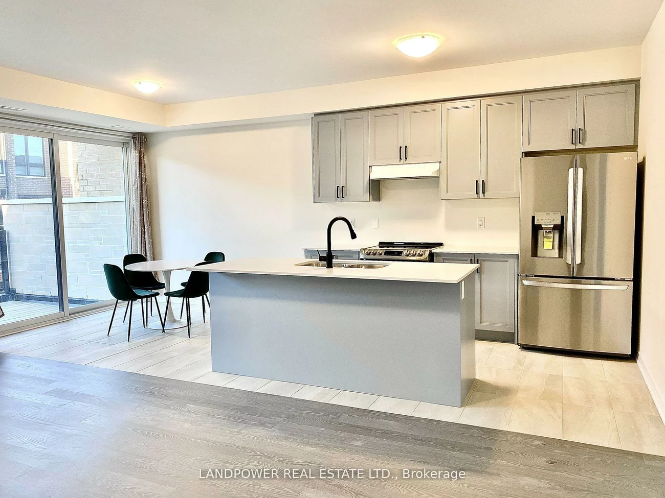 22, Rumney, Victoria Square, Markham
