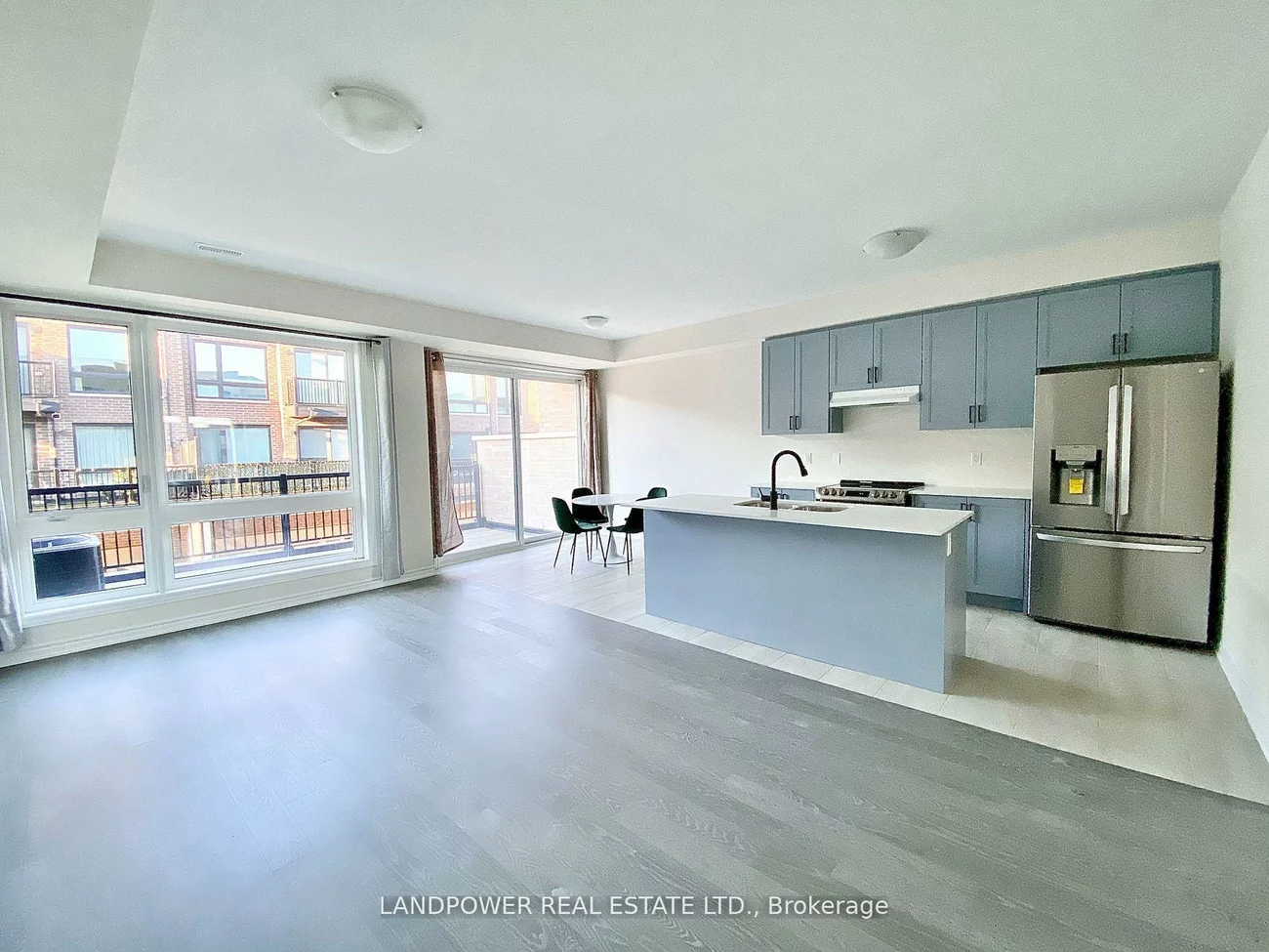 22, Rumney, Victoria Square, Markham
