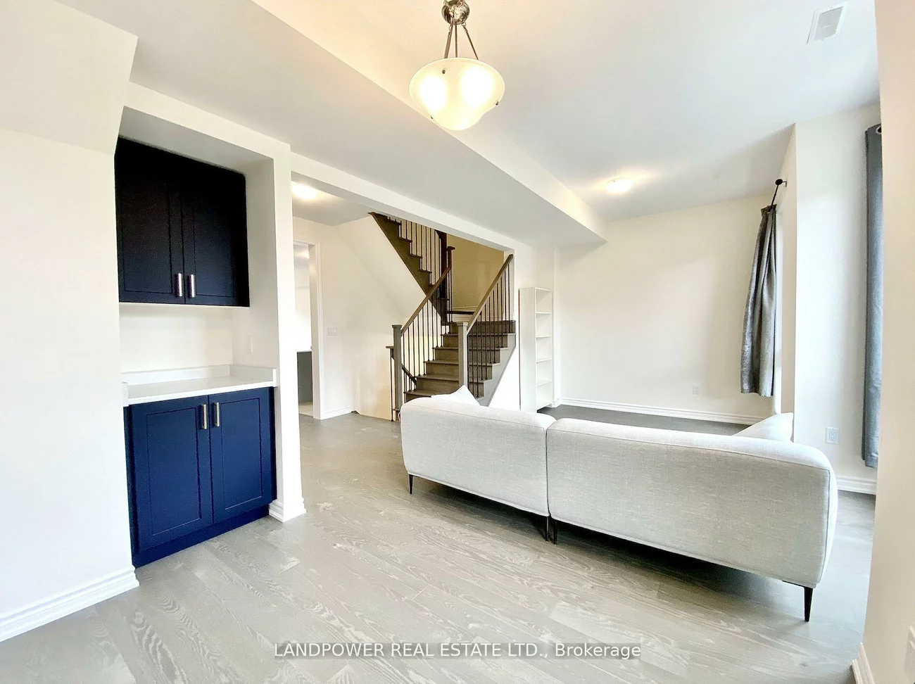 22, Rumney, Victoria Square, Markham