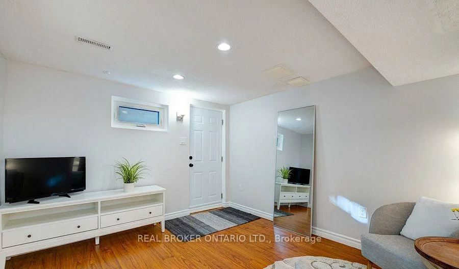 25, Charnwood, Aileen-Willowbrook, Markham