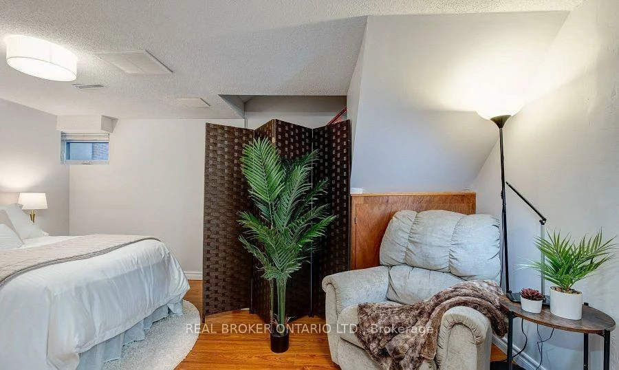 25, Charnwood, Aileen-Willowbrook, Markham