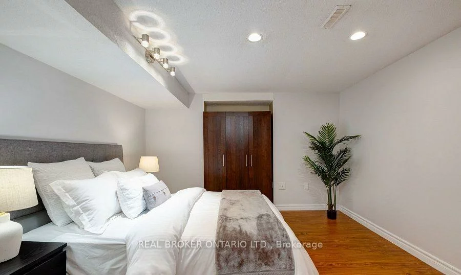 25, Charnwood, Aileen-Willowbrook, Markham