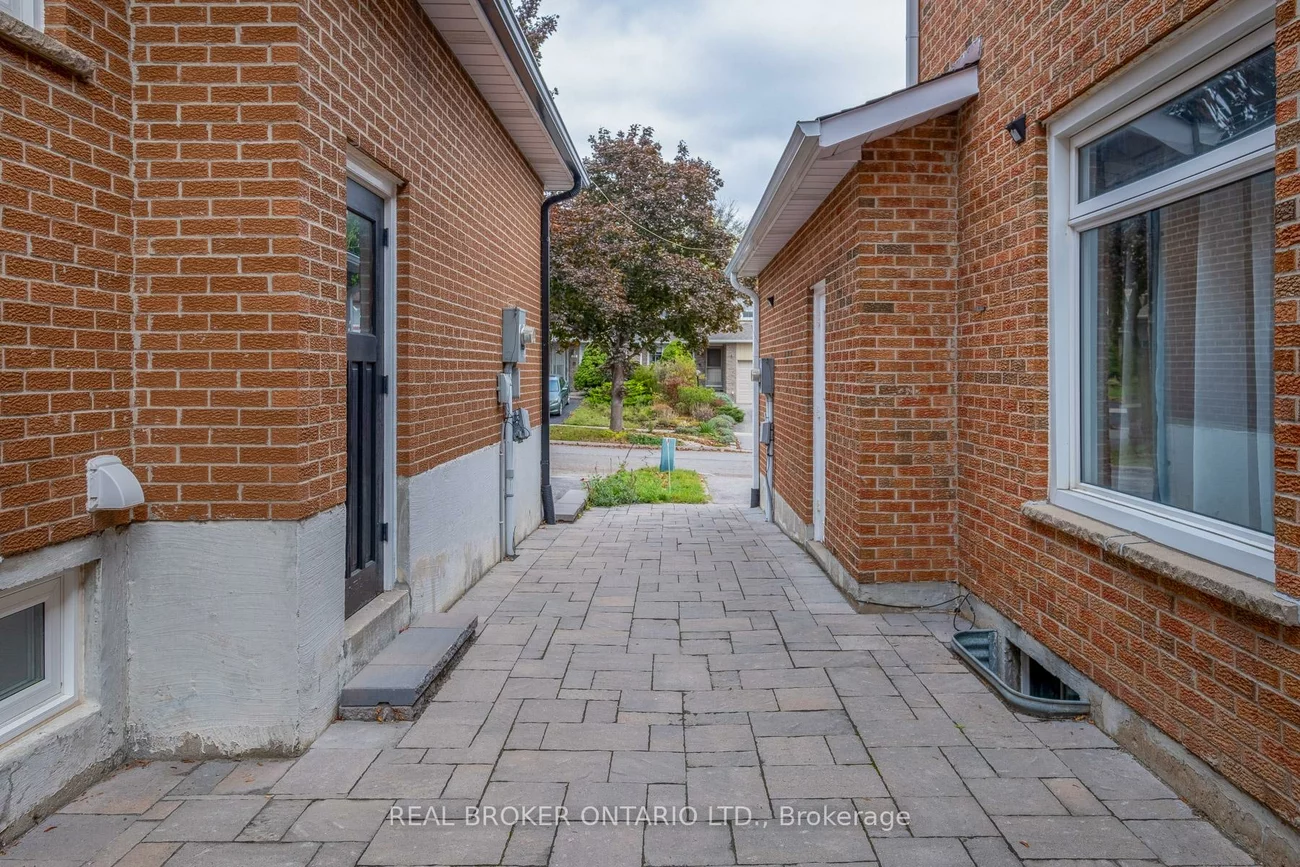 25, Charnwood, Aileen-Willowbrook, Markham