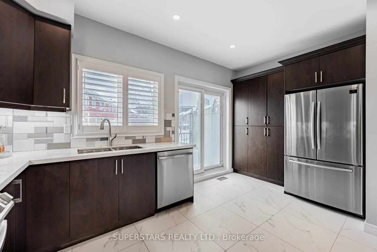 74, Pond, Commerce Valley, Markham