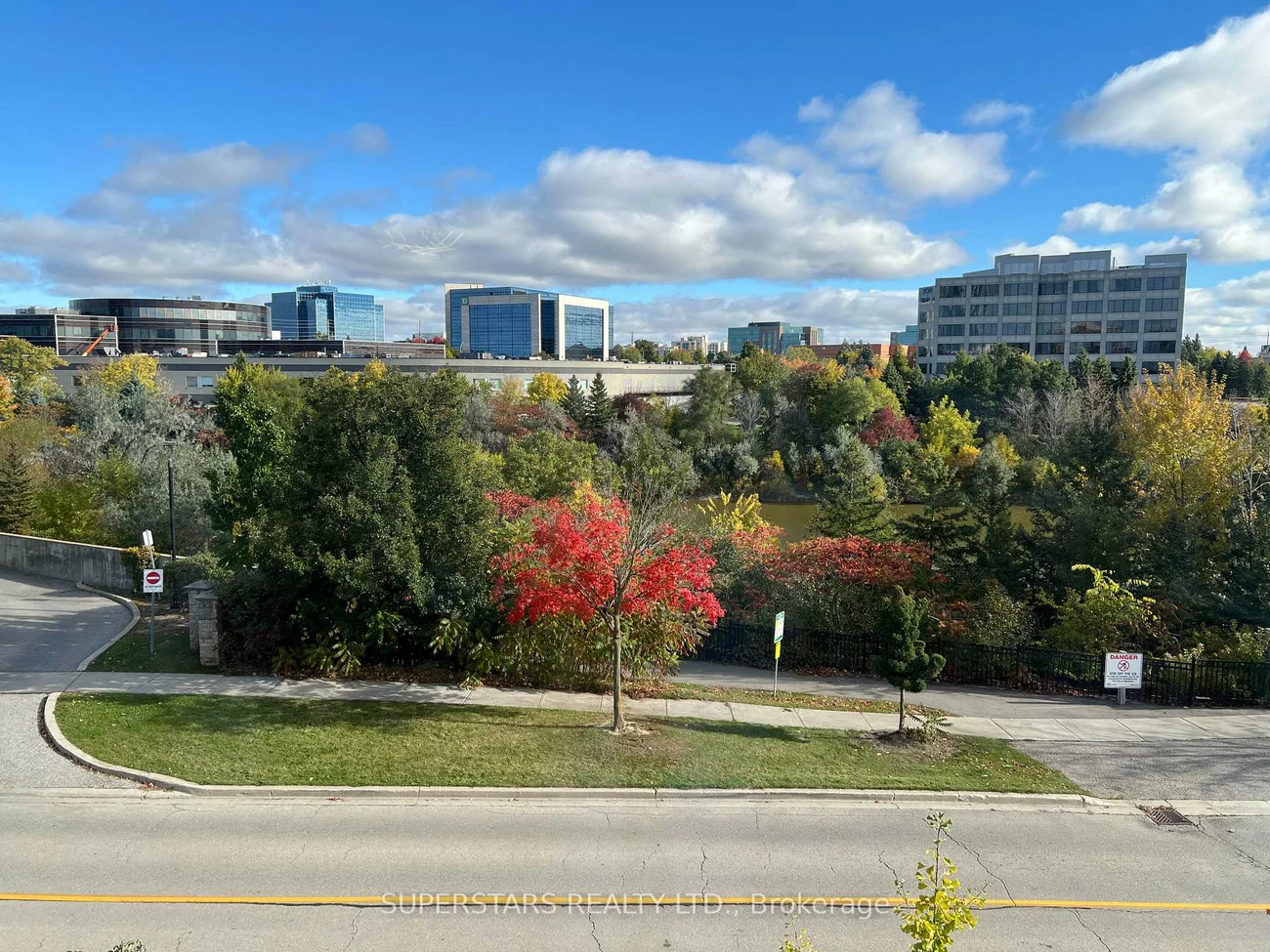 74, Pond, Commerce Valley, Markham
