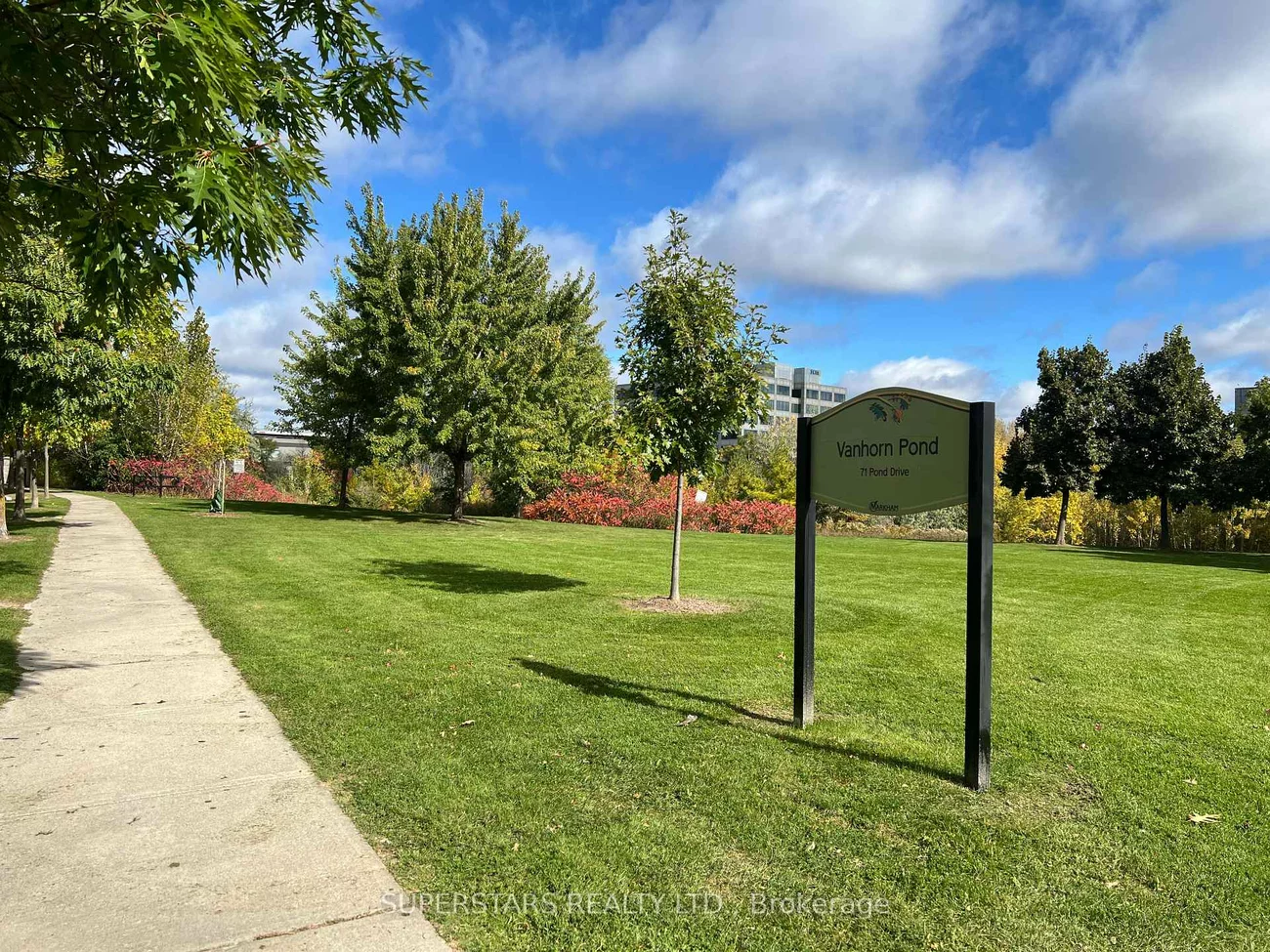 74, Pond, Commerce Valley, Markham