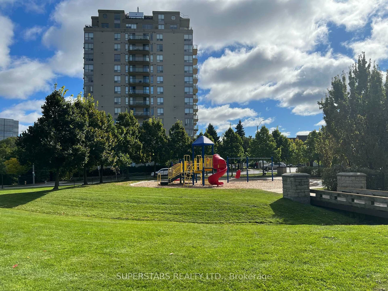 74, Pond, Commerce Valley, Markham