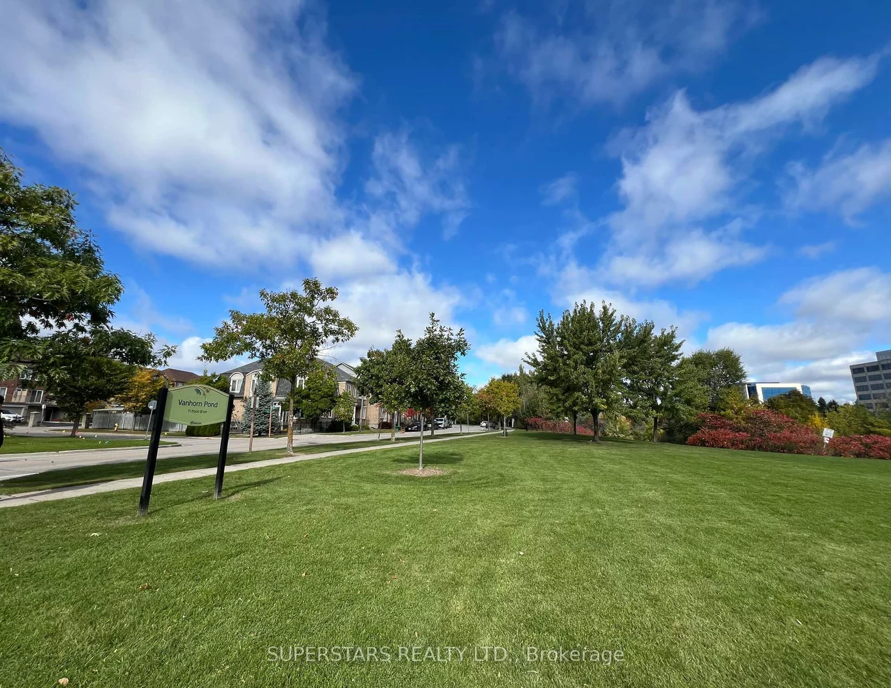 74, Pond, Commerce Valley, Markham