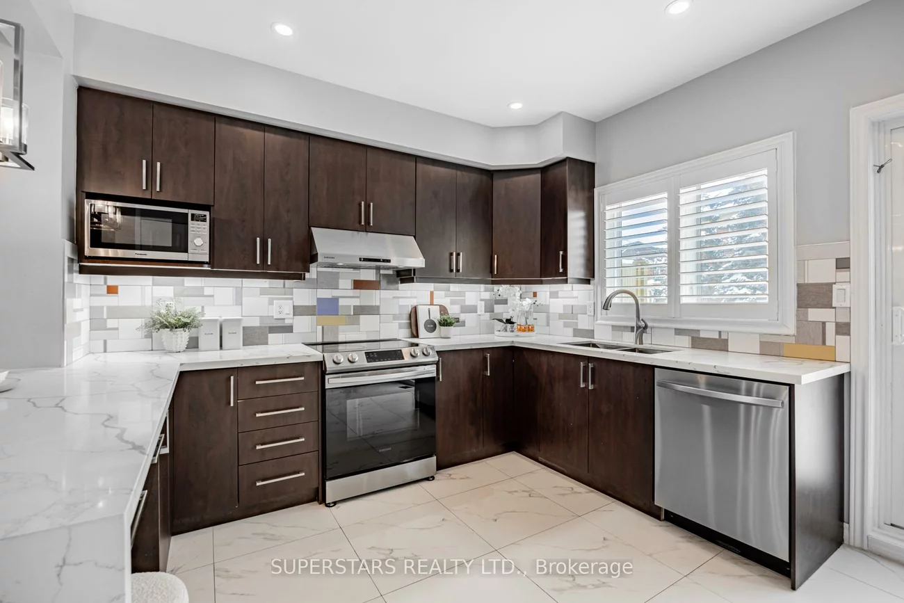 74, Pond, Commerce Valley, Markham