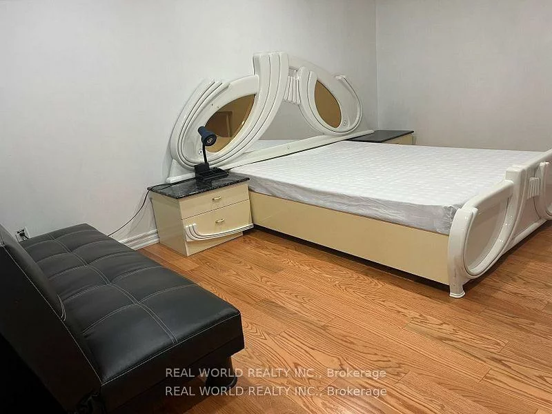 180, Royal Orchard, Thornhill, Markham