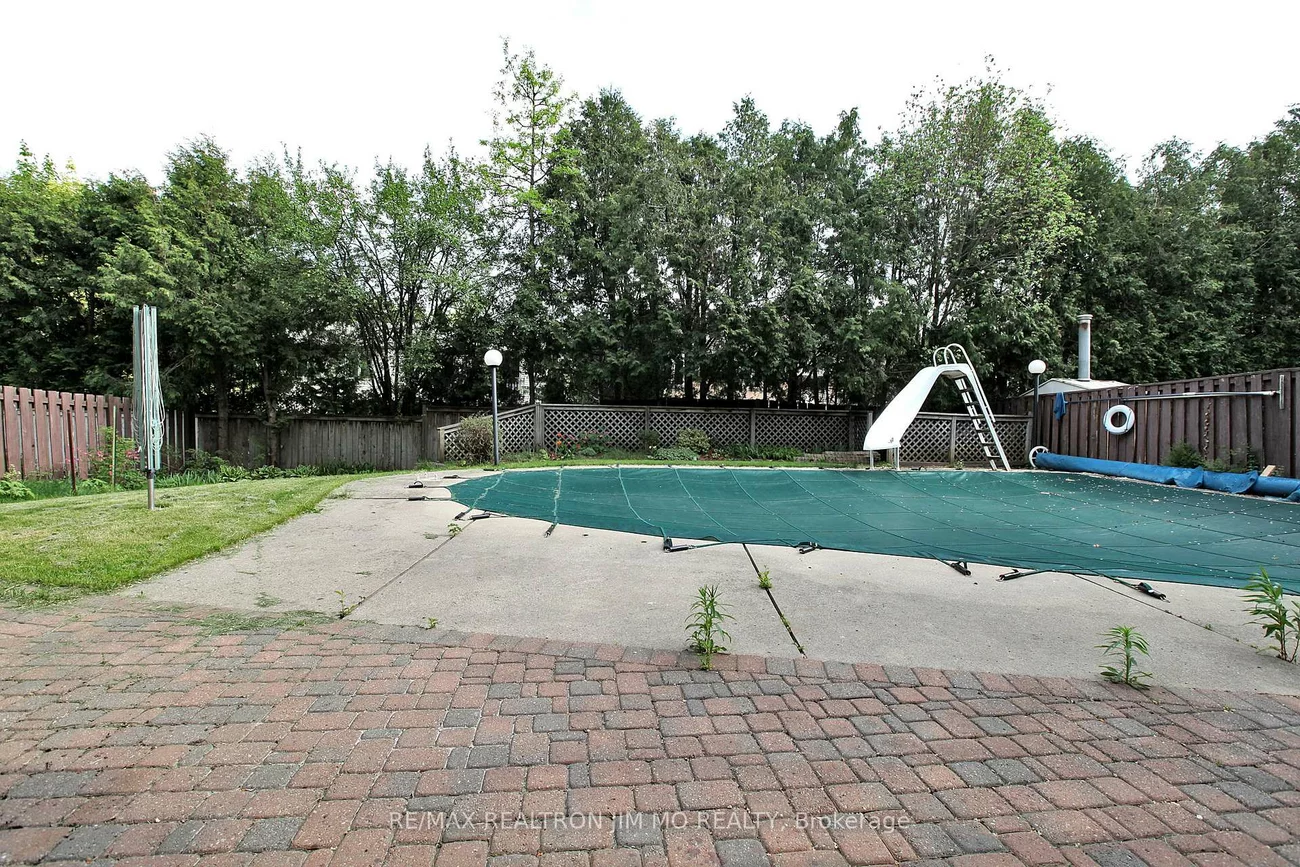 102, Briarwood, Unionville, Markham