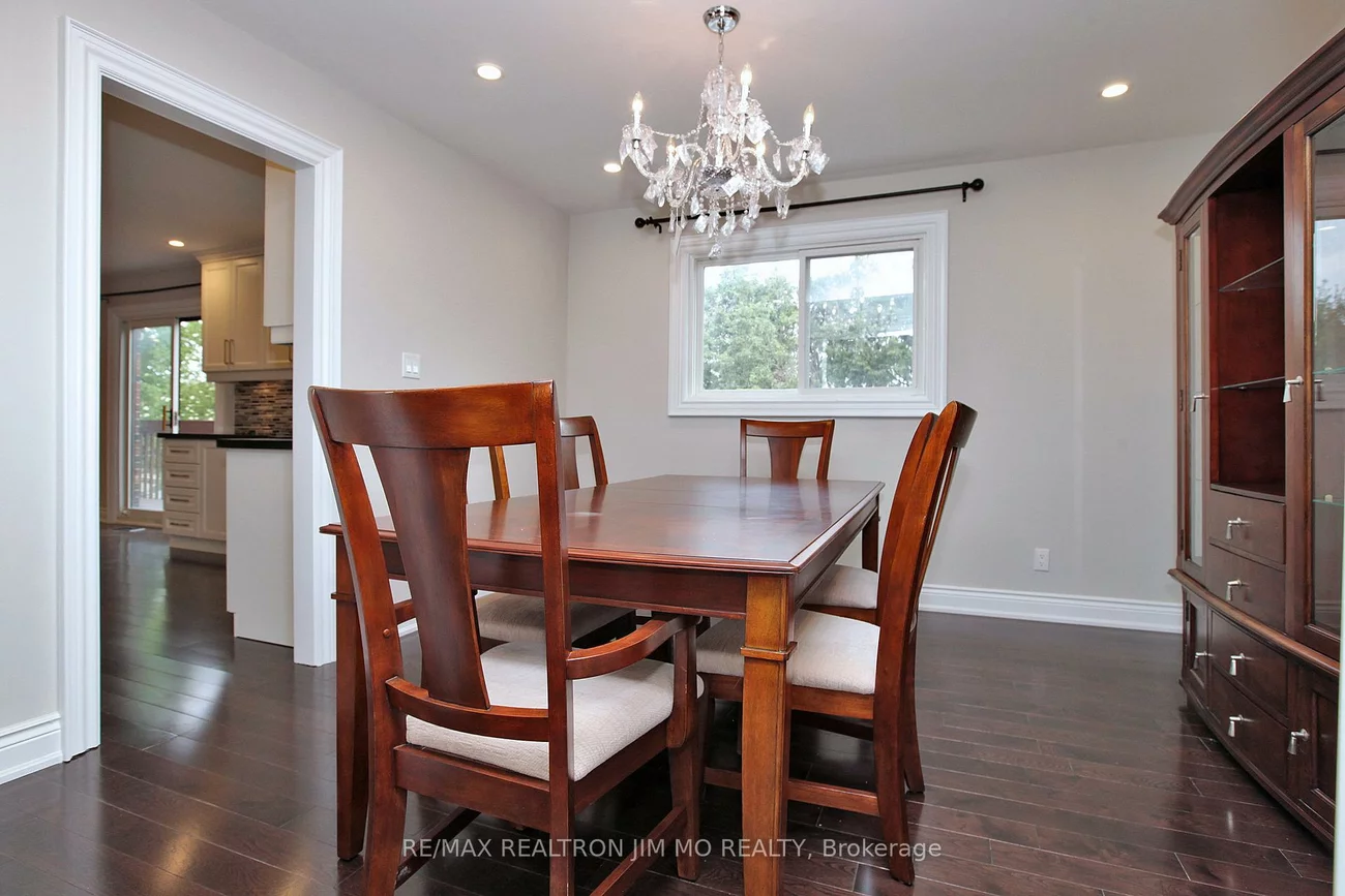102, Briarwood, Unionville, Markham