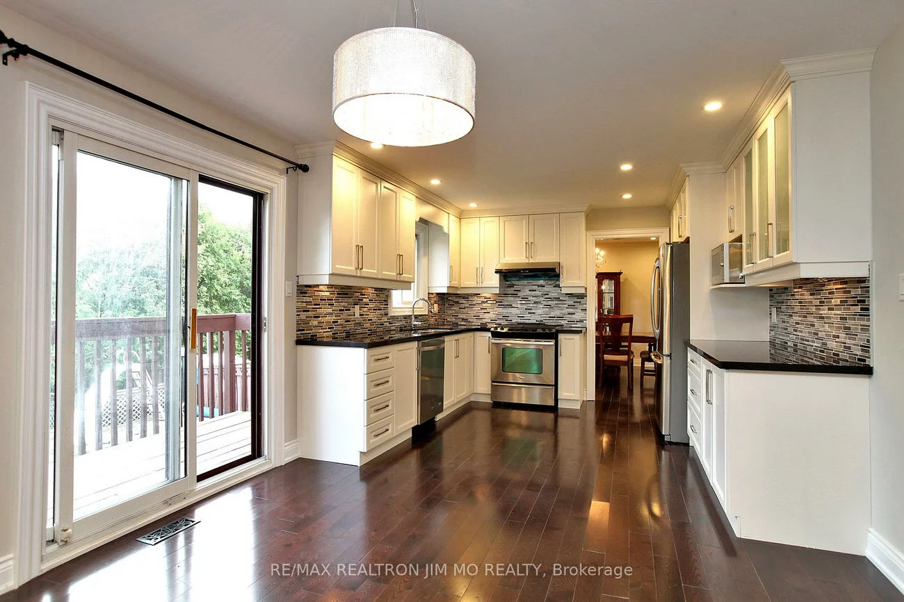 102, Briarwood, Unionville, Markham