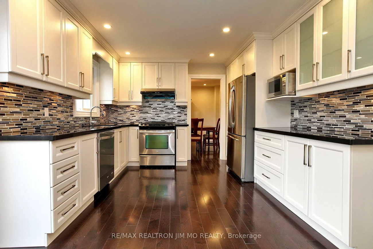 102, Briarwood, Unionville, Markham