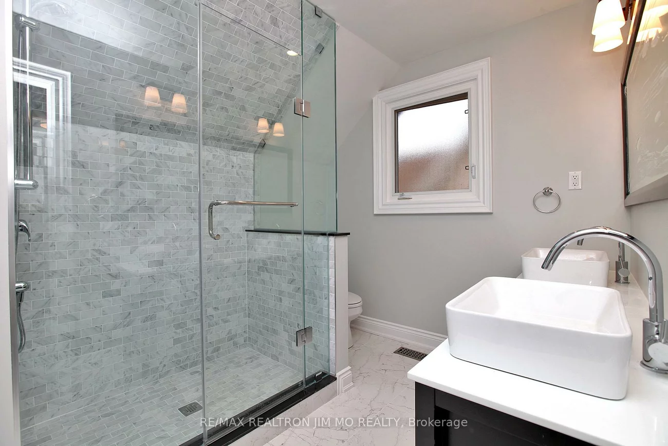 102, Briarwood, Unionville, Markham