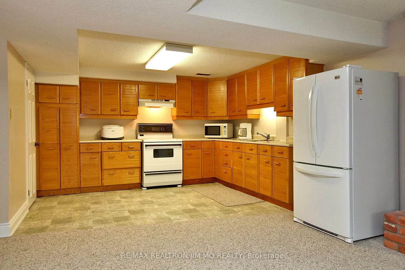 102, Briarwood, Unionville, Markham