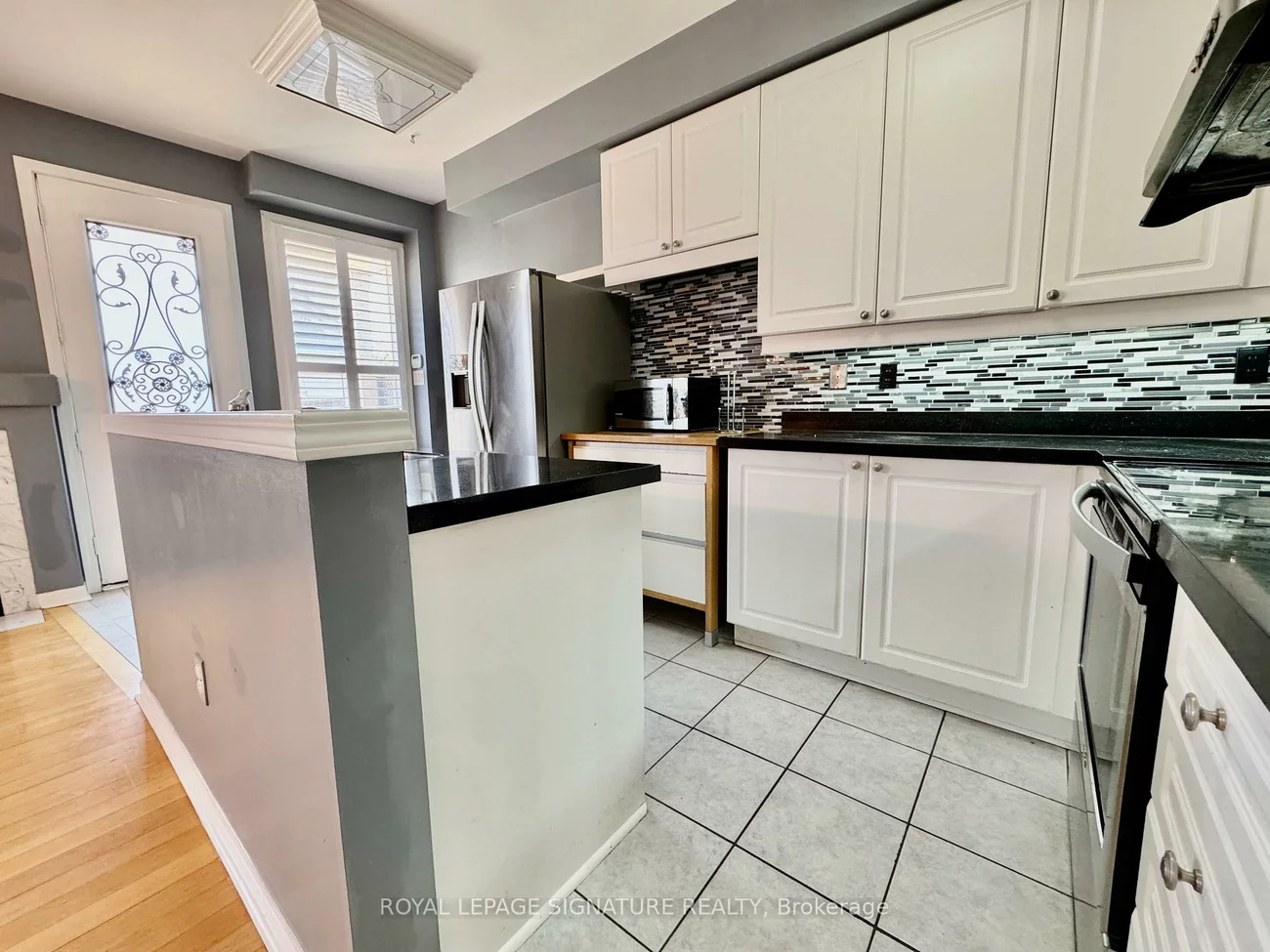 77, White's Hill, Cornell, Markham