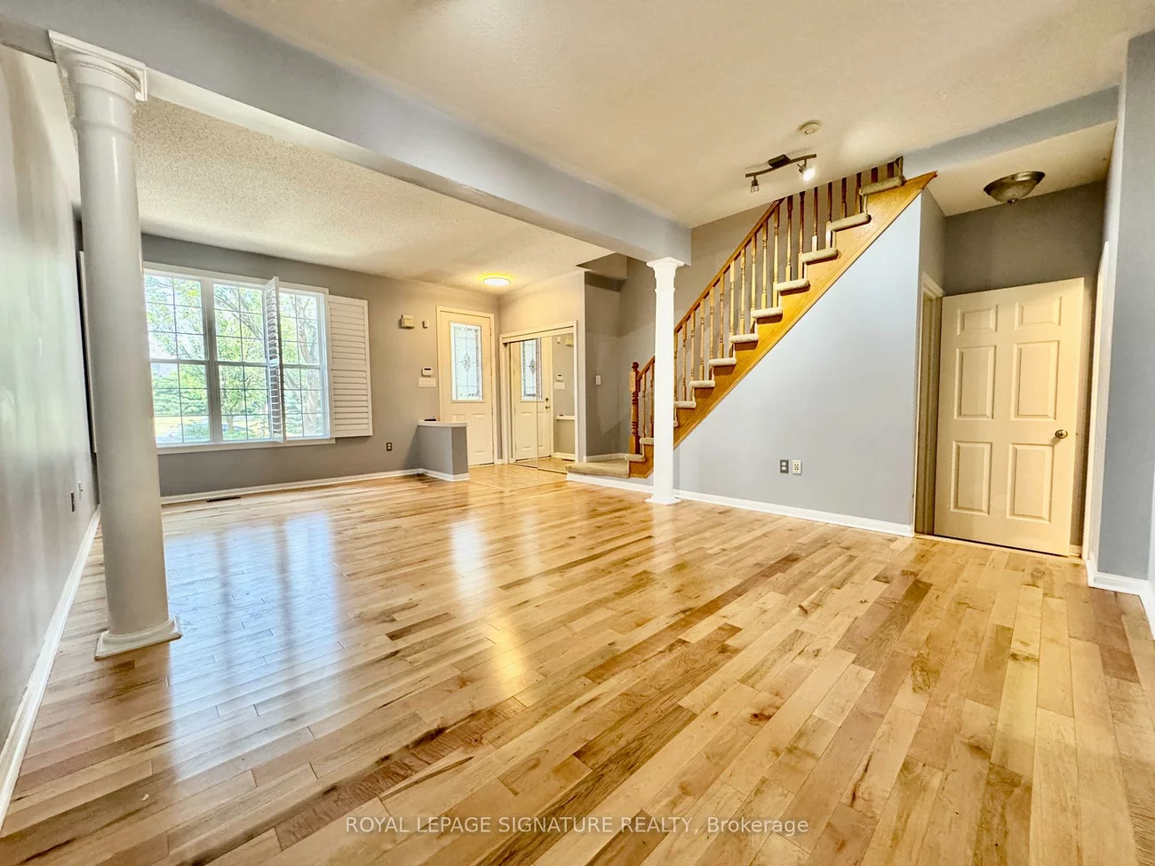 77, White's Hill, Cornell, Markham