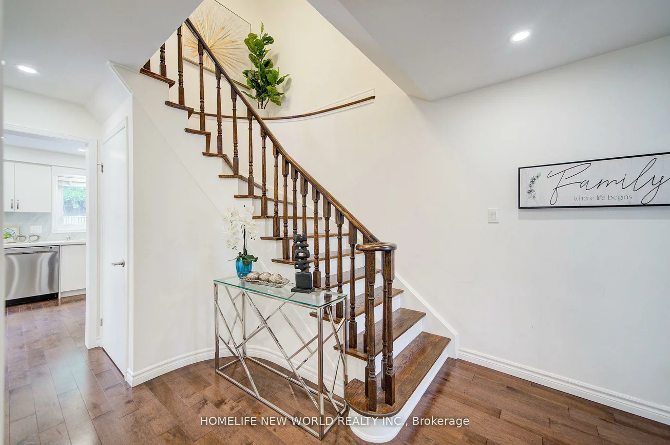 125, Major Buttons, Sherwood-Amberglen, Markham