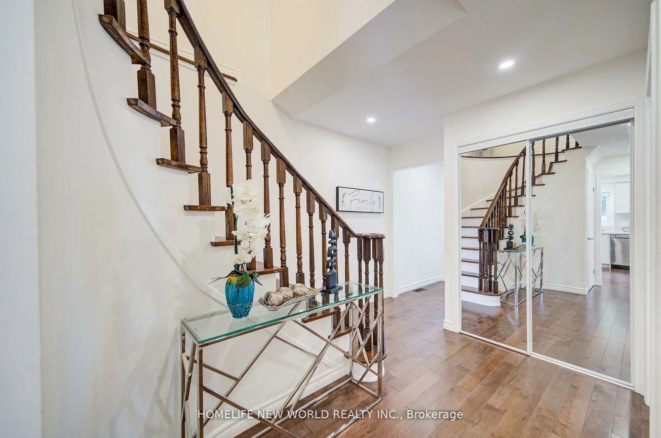 125, Major Buttons, Sherwood-Amberglen, Markham