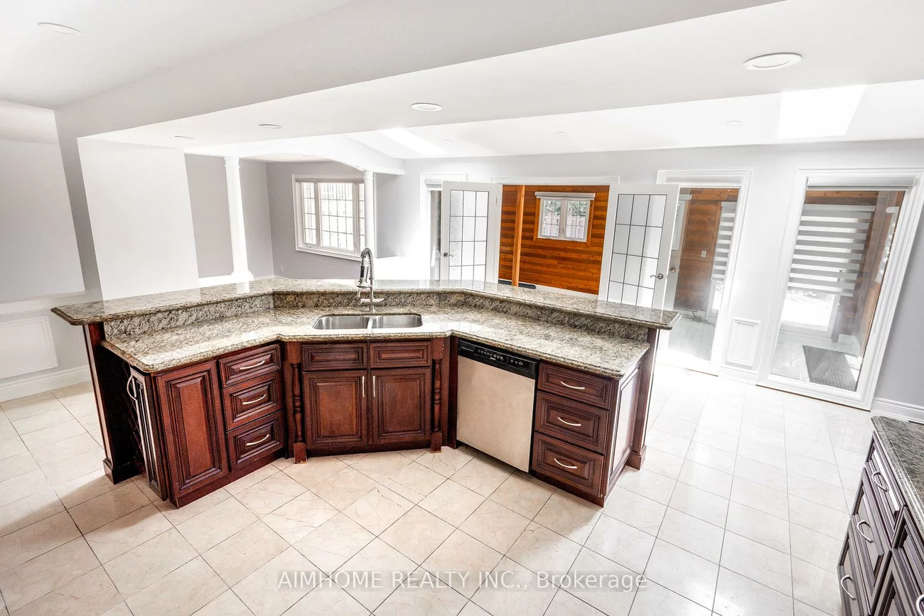 9, Jill, Markham Village, Markham