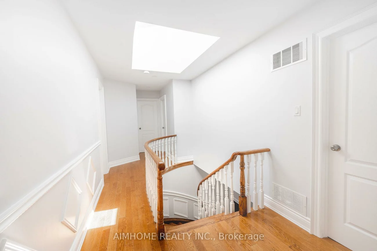 9, Jill, Markham Village, Markham