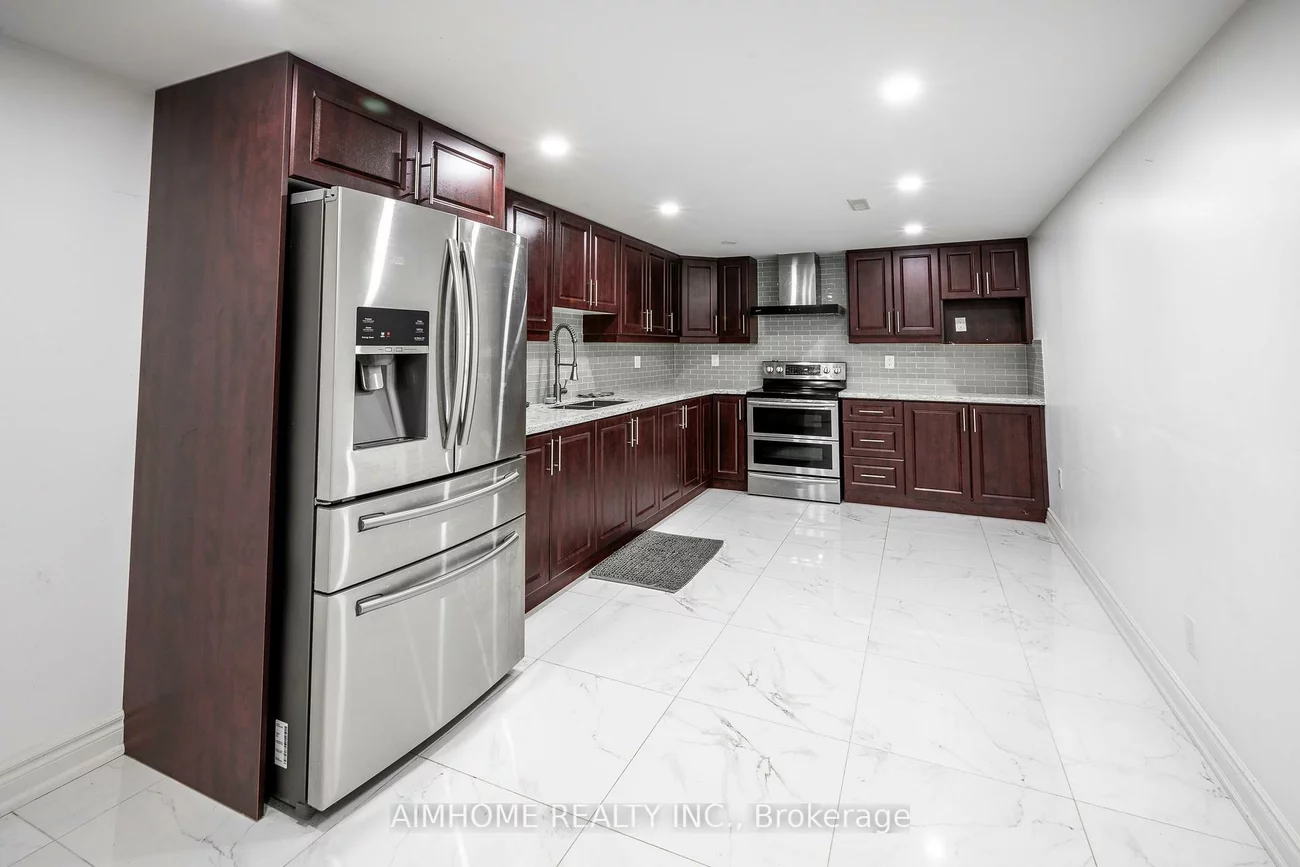 9, Jill, Markham Village, Markham