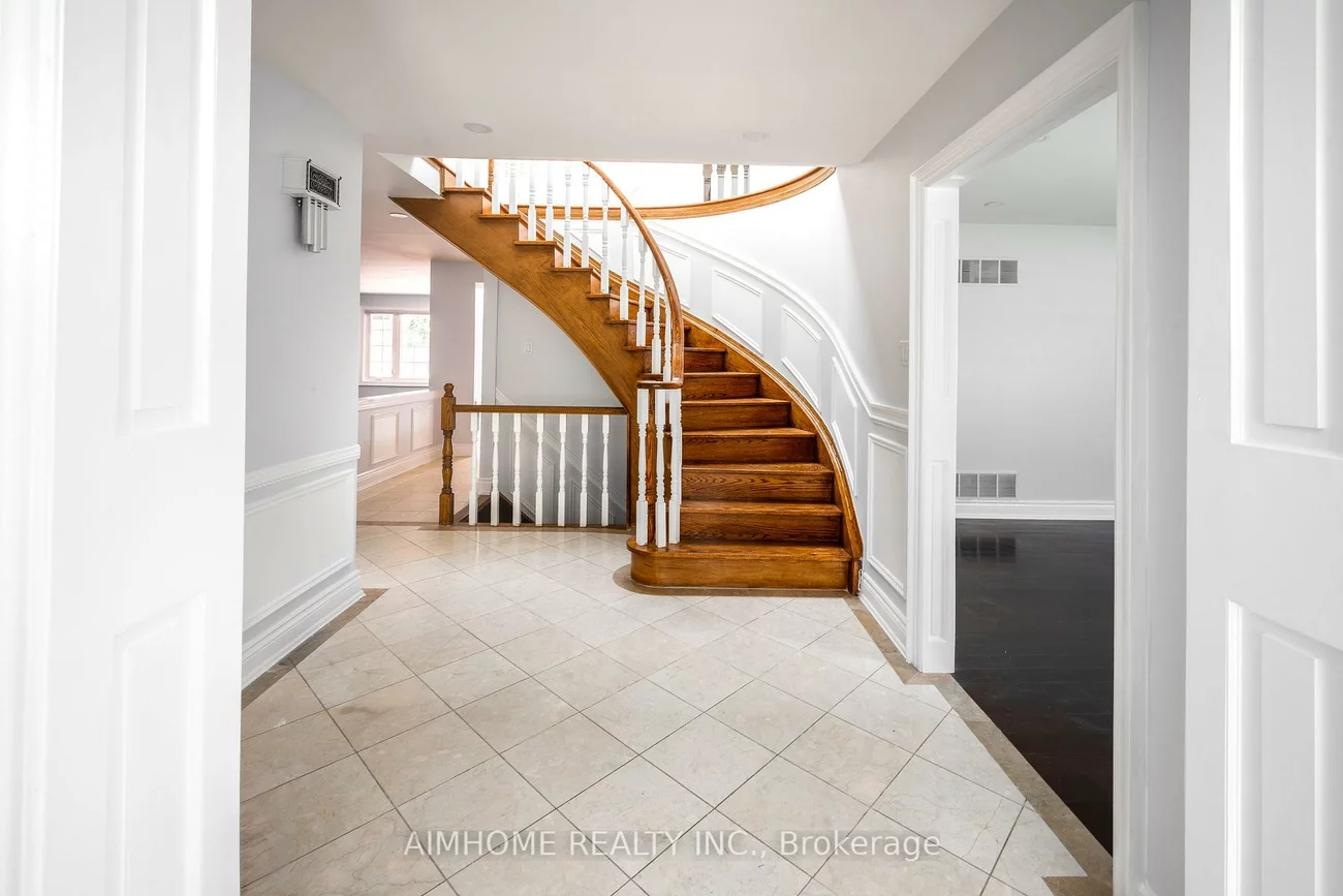 9, Jill, Markham Village, Markham