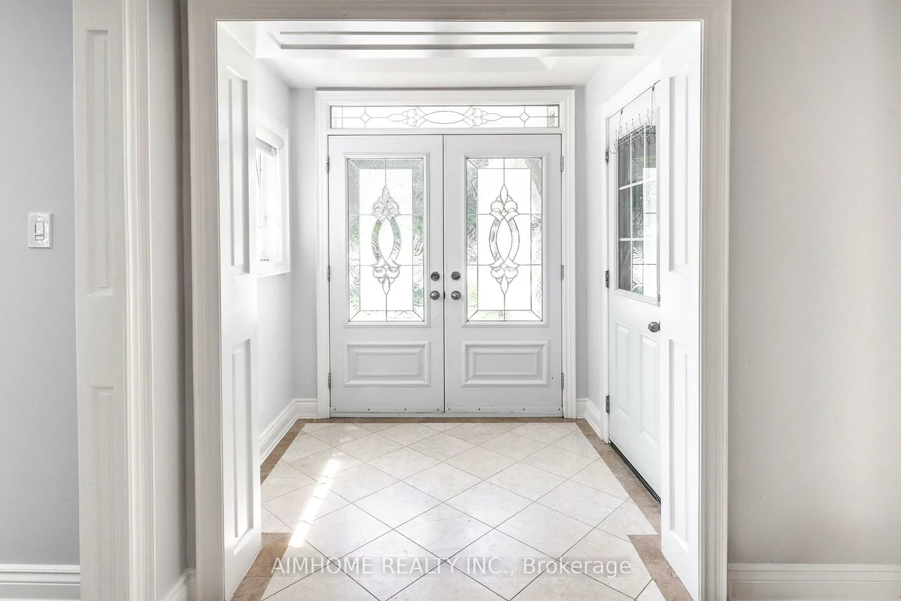 9, Jill, Markham Village, Markham