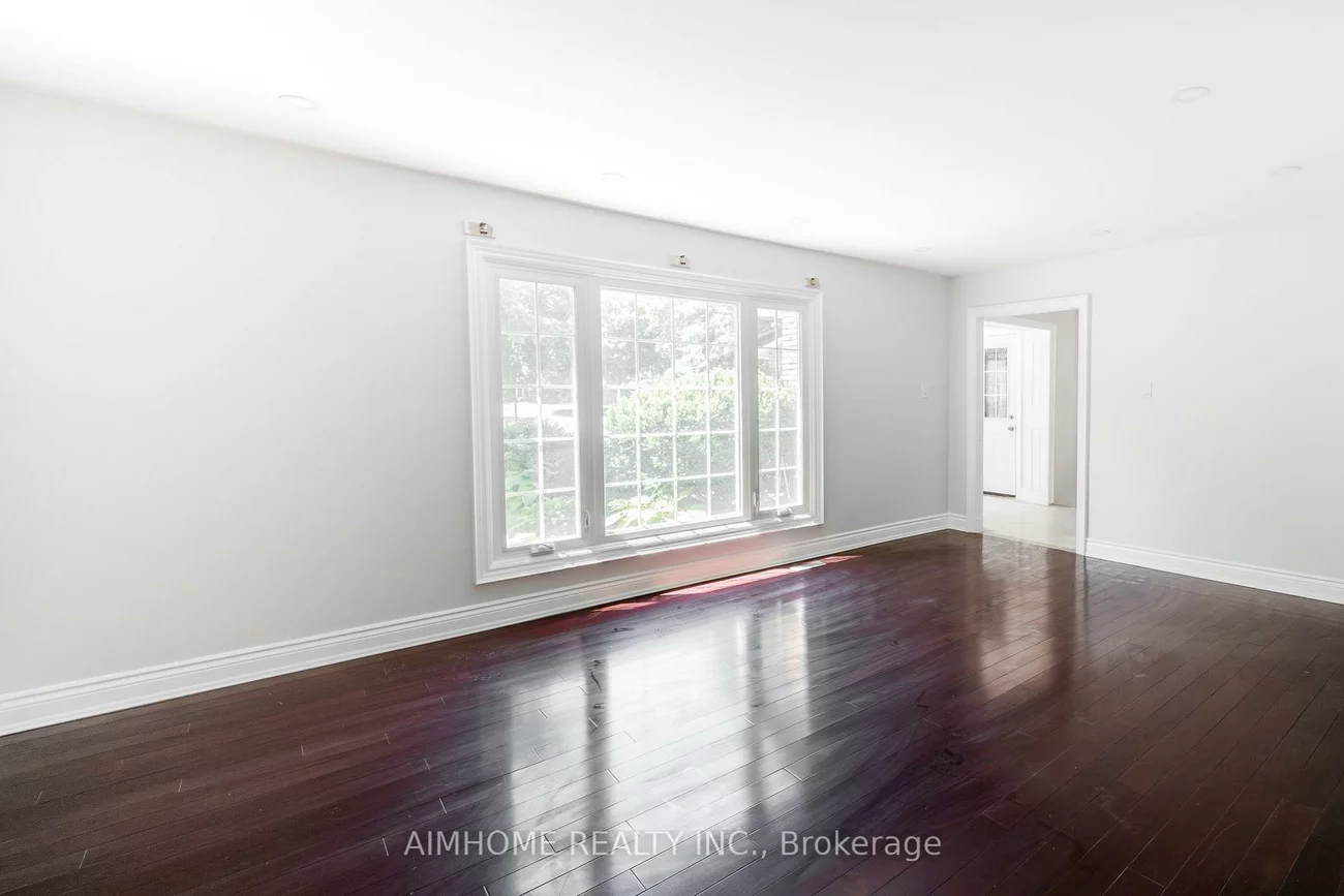 9, Jill, Markham Village, Markham