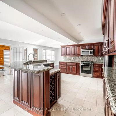 9, Jill, Markham Village, Markham