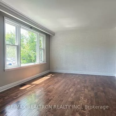 34, Clark, Thornhill, Markham