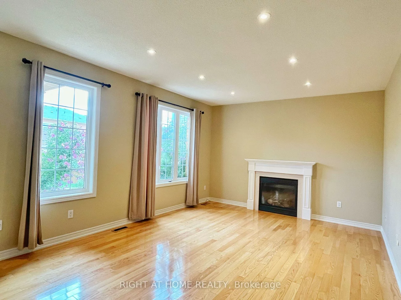 27, Bonheur, Cathedraltown, Markham