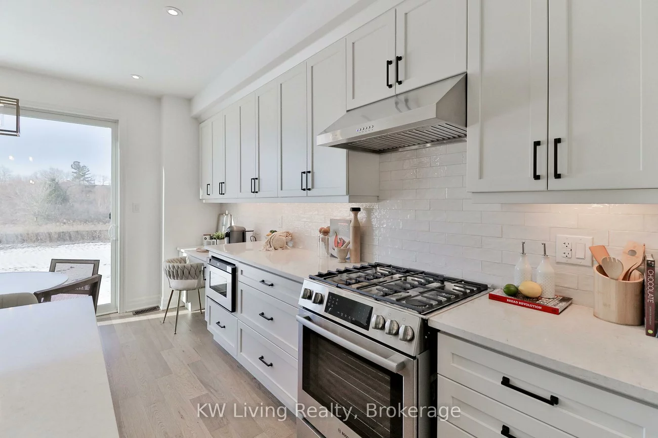 18, Berczy Manor, Victoria Square, Markham
