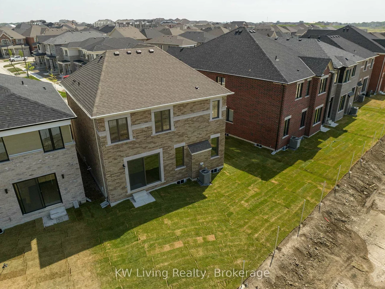 18, Berczy Manor, Victoria Square, Markham