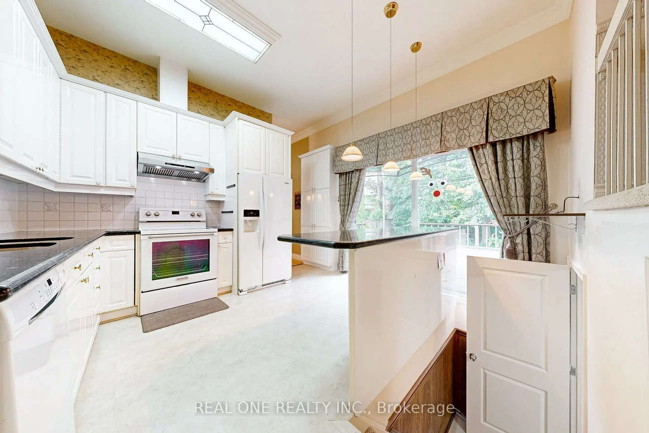 134, Ramona, Markham Village, Markham