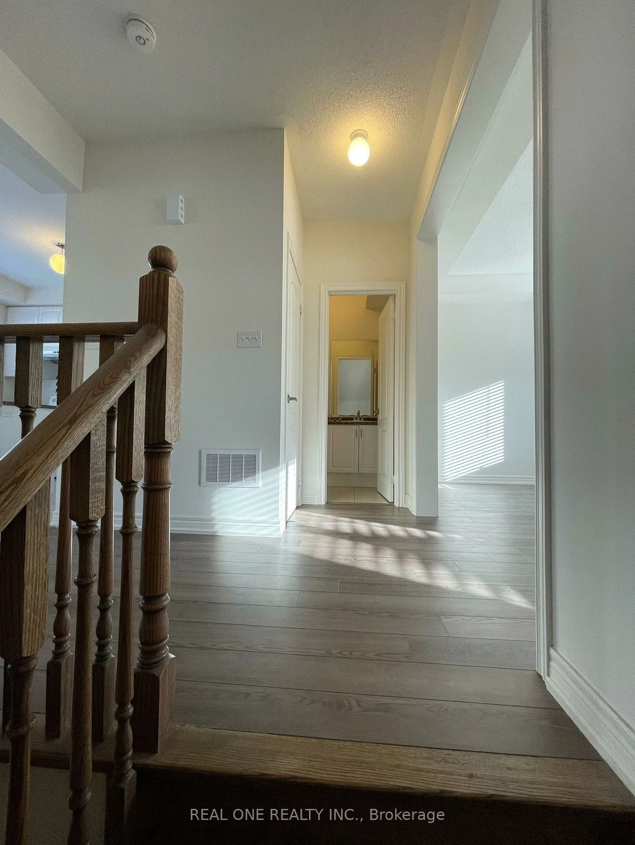 83, Roy Grove, Greensborough, Markham