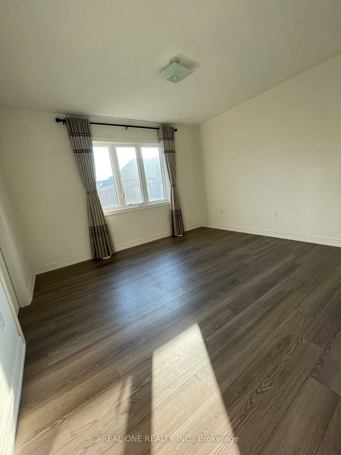83, Roy Grove, Greensborough, Markham