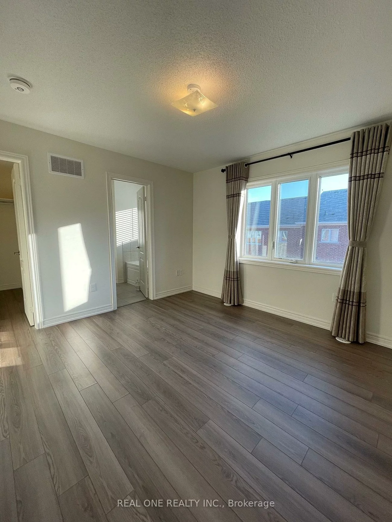 83, Roy Grove, Greensborough, Markham