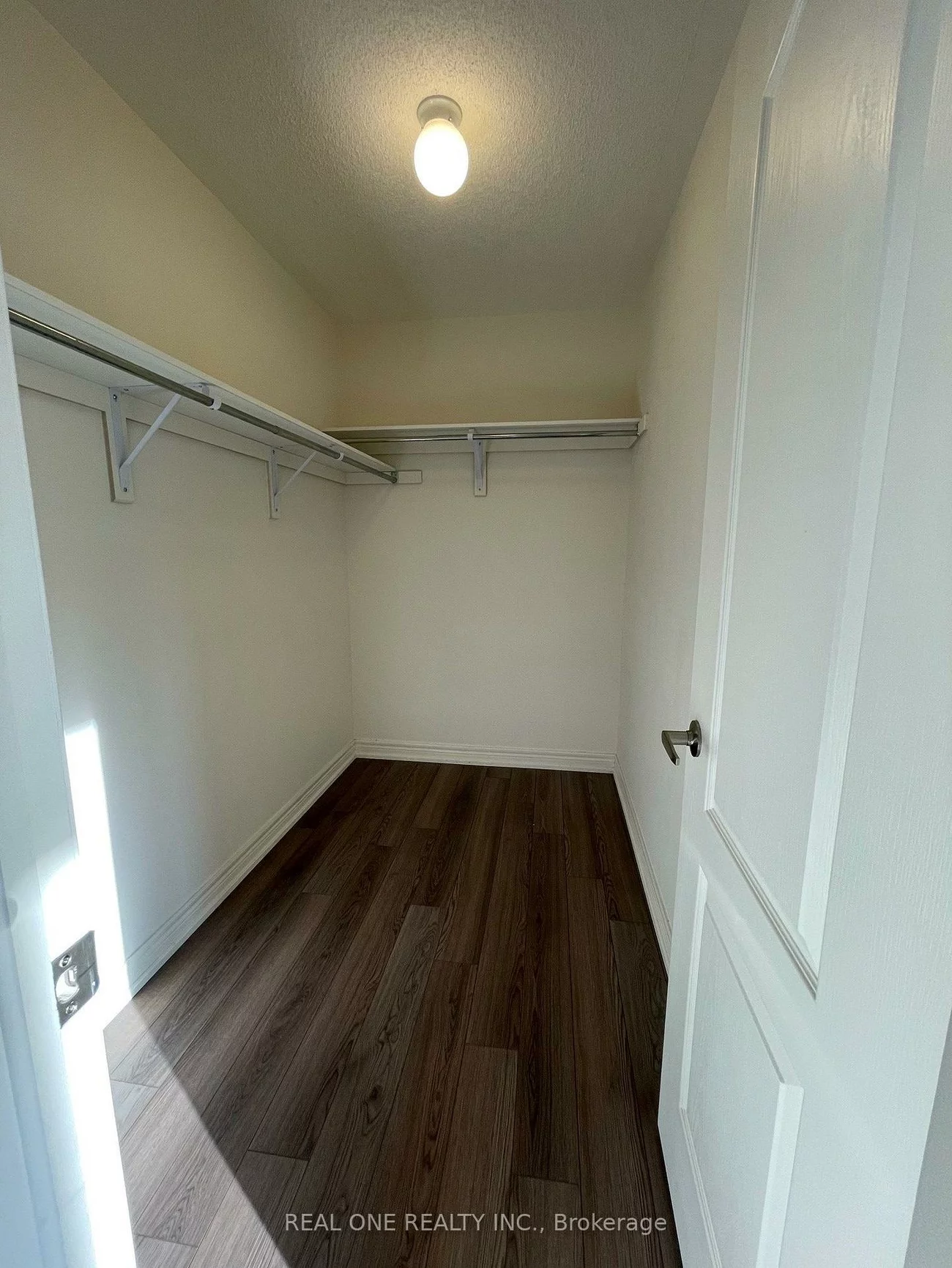 83, Roy Grove, Greensborough, Markham